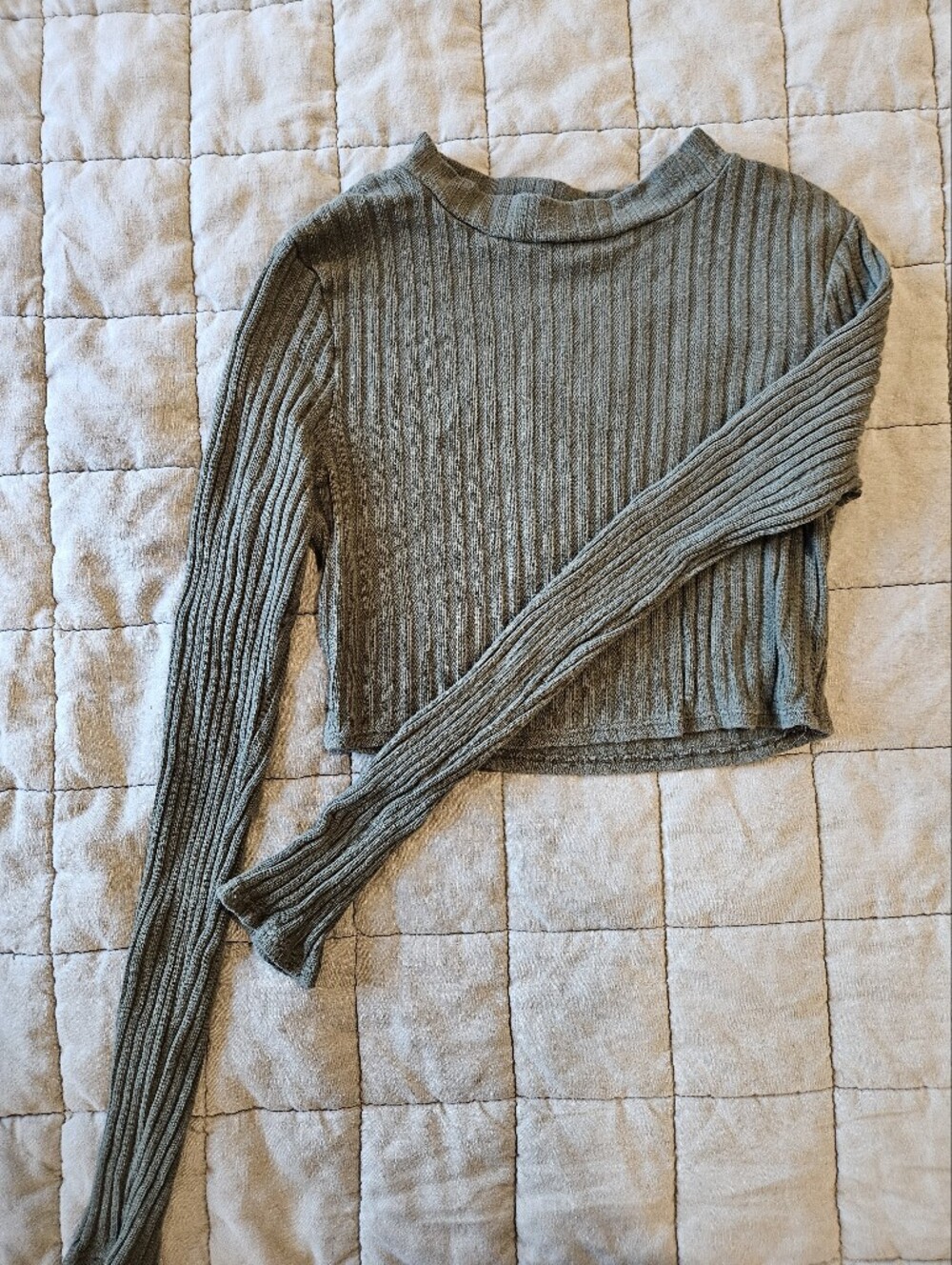 Noble U Ribbed Cropped Long-Sleeve Sweater